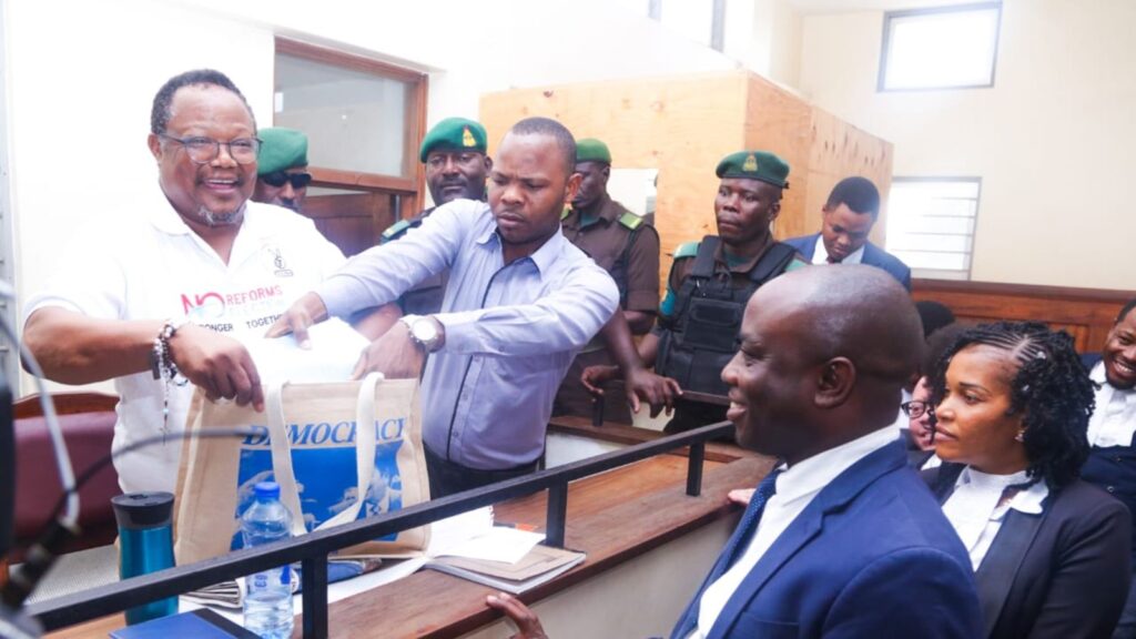 Jinsi ya Kujitetea Mahakamani Jinsi ya Kujitetea Mahakamani